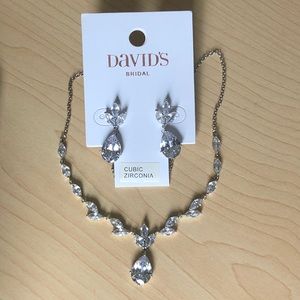 David’s Bridal Leafy Necklace & Earring Set
